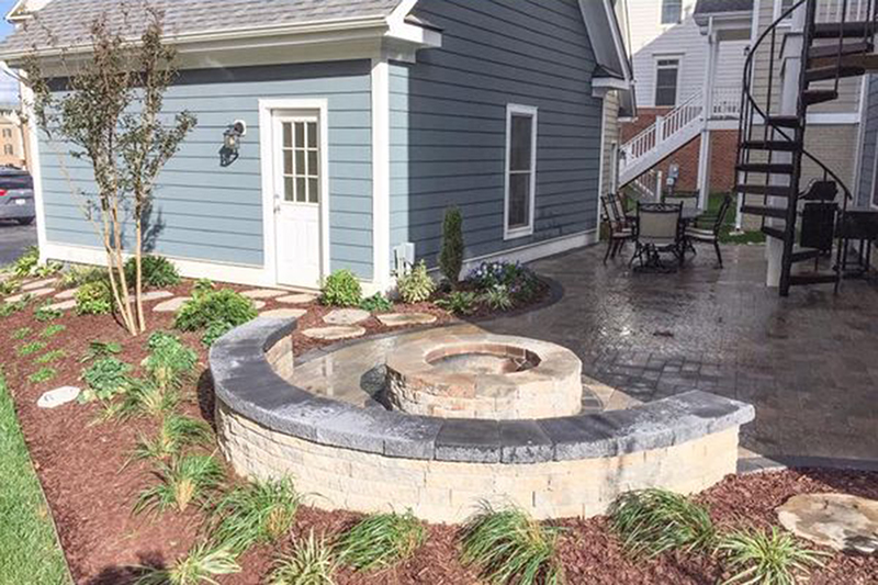 patio, firepit and fountain